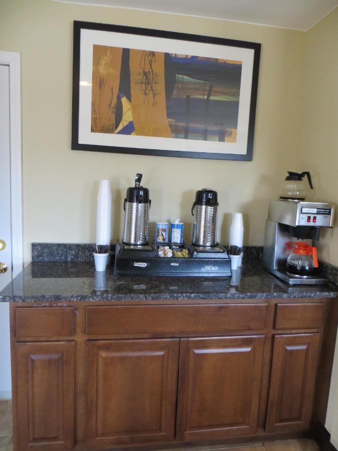 American Inn & Suites — photo 24