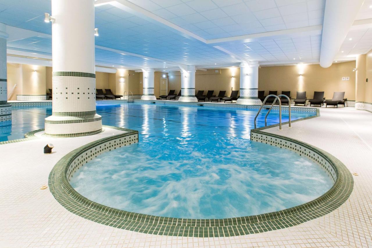Heated swimming pool: Dunston Hall Hotel, Spa & Golf Resort