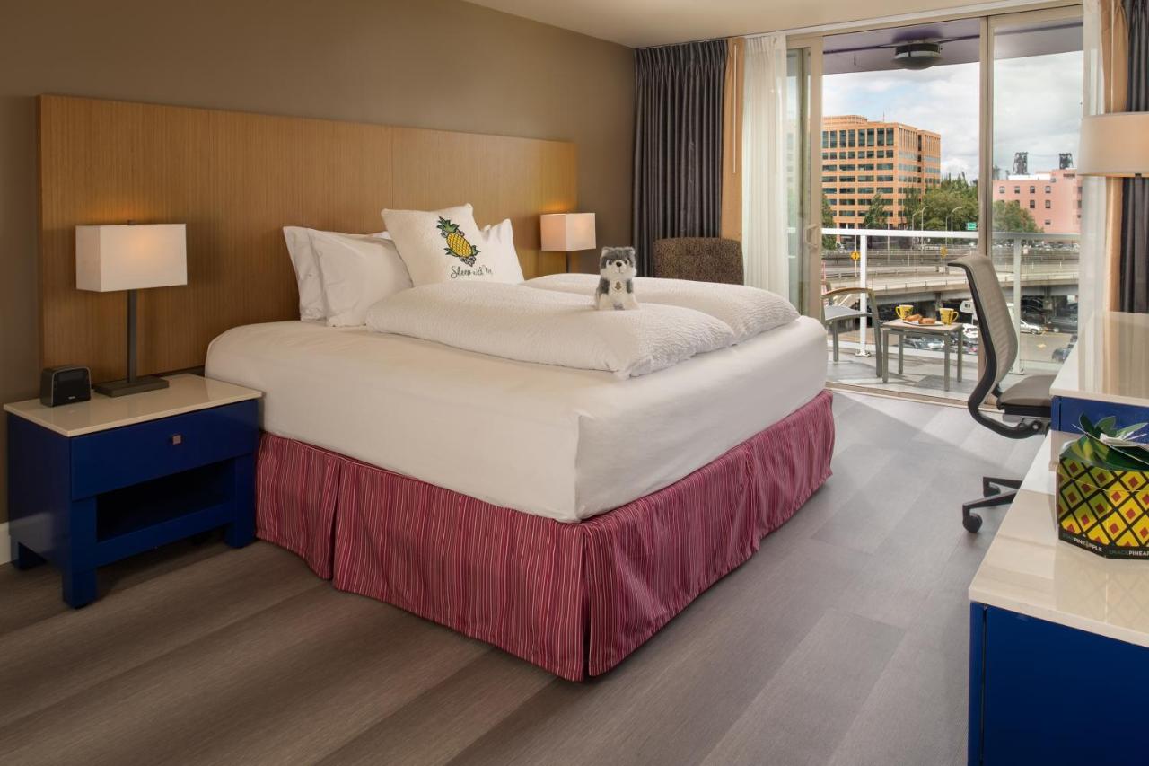 Staypineapple, Hotel Rose, Downtown Portland — photo 2