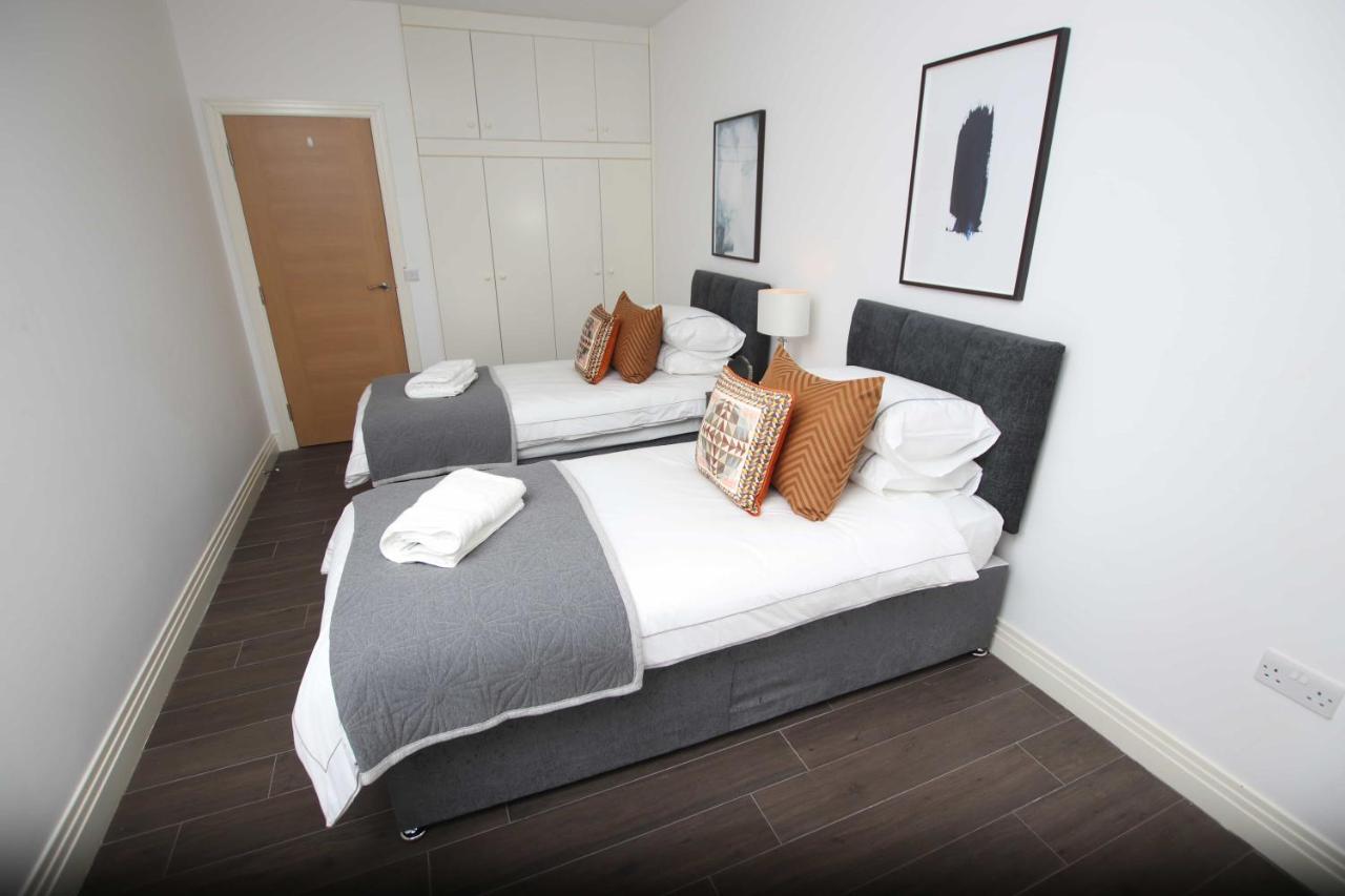 Aisiki Living at Upton Rd, Multiple 1, 2, or 3 Bedroom Apartments, King or Twin beds with FREE WIFI and FREE PARKING photo