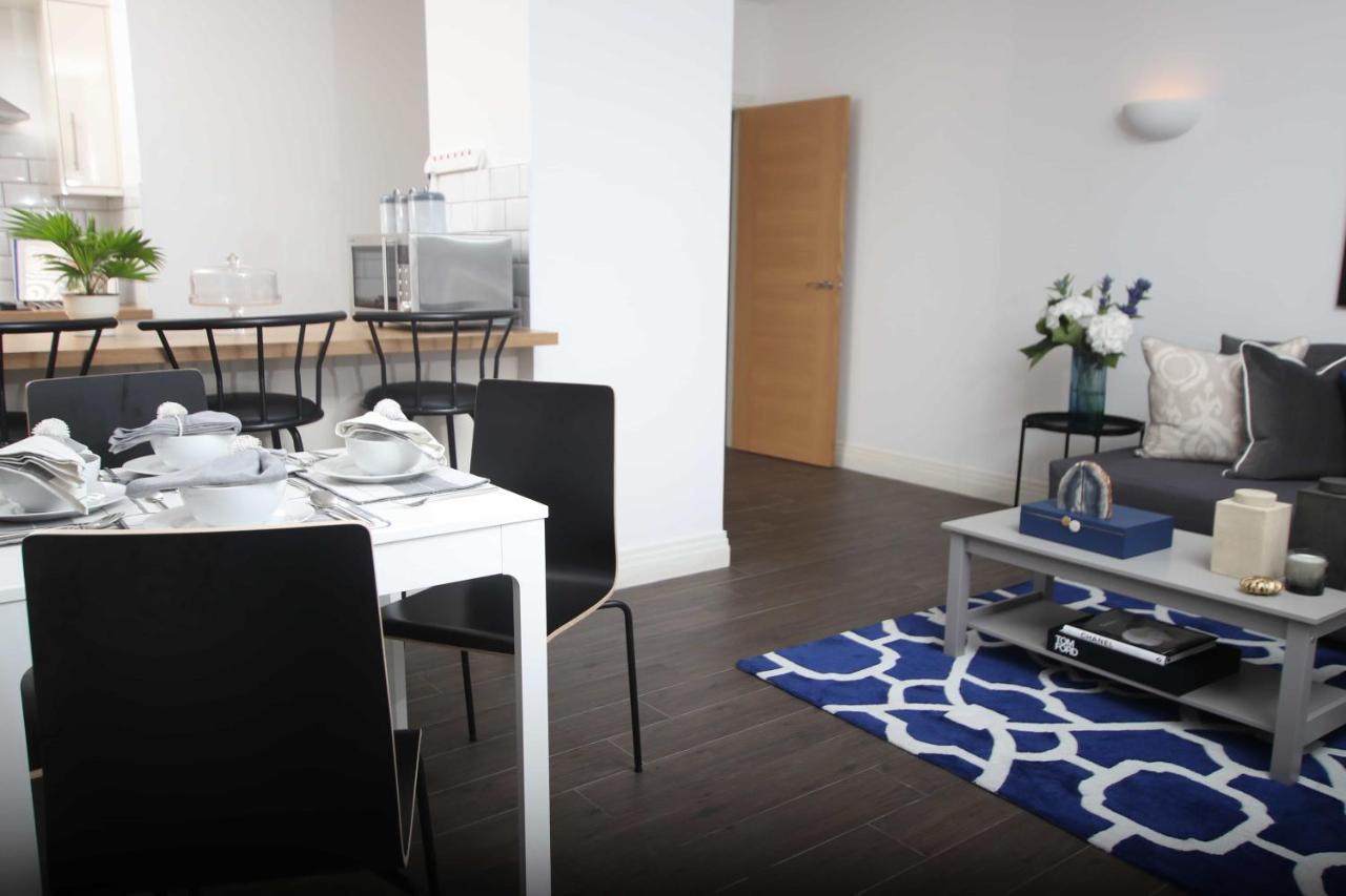 Aisiki Living at Upton Rd, Multiple 1, 2, or 3 Bedroom Apartments, King or Twin beds with FREE WIFI and FREE PARKING photo