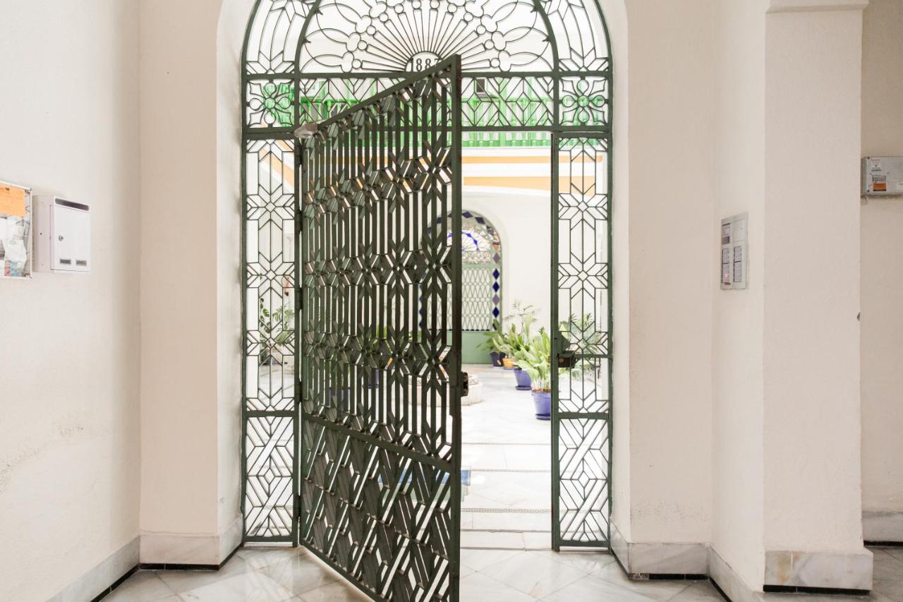 APARTAMENTO CASA SEVILLANA, Seville, Spain - Booking.com