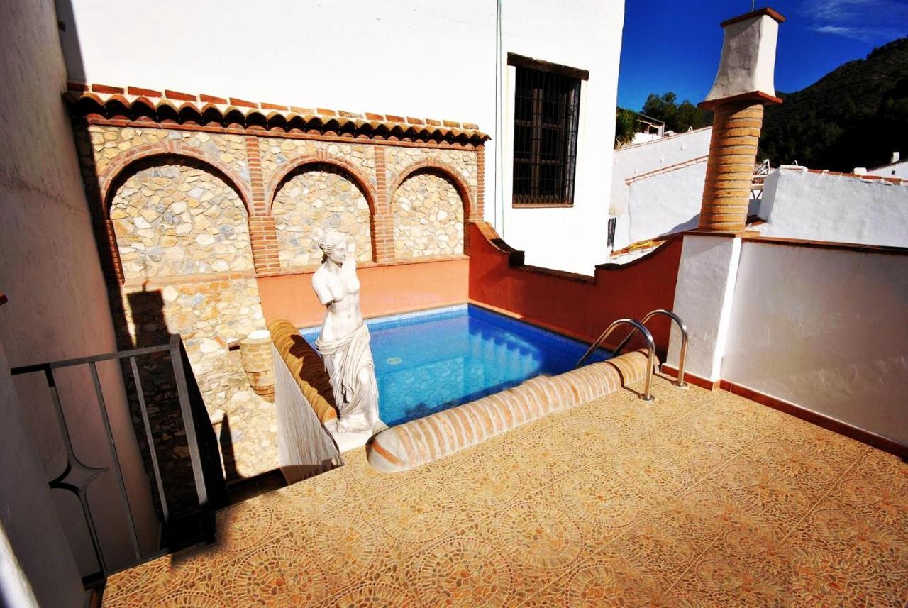 Rooftop swimming pool: B&B the lost Village el Acebuchal