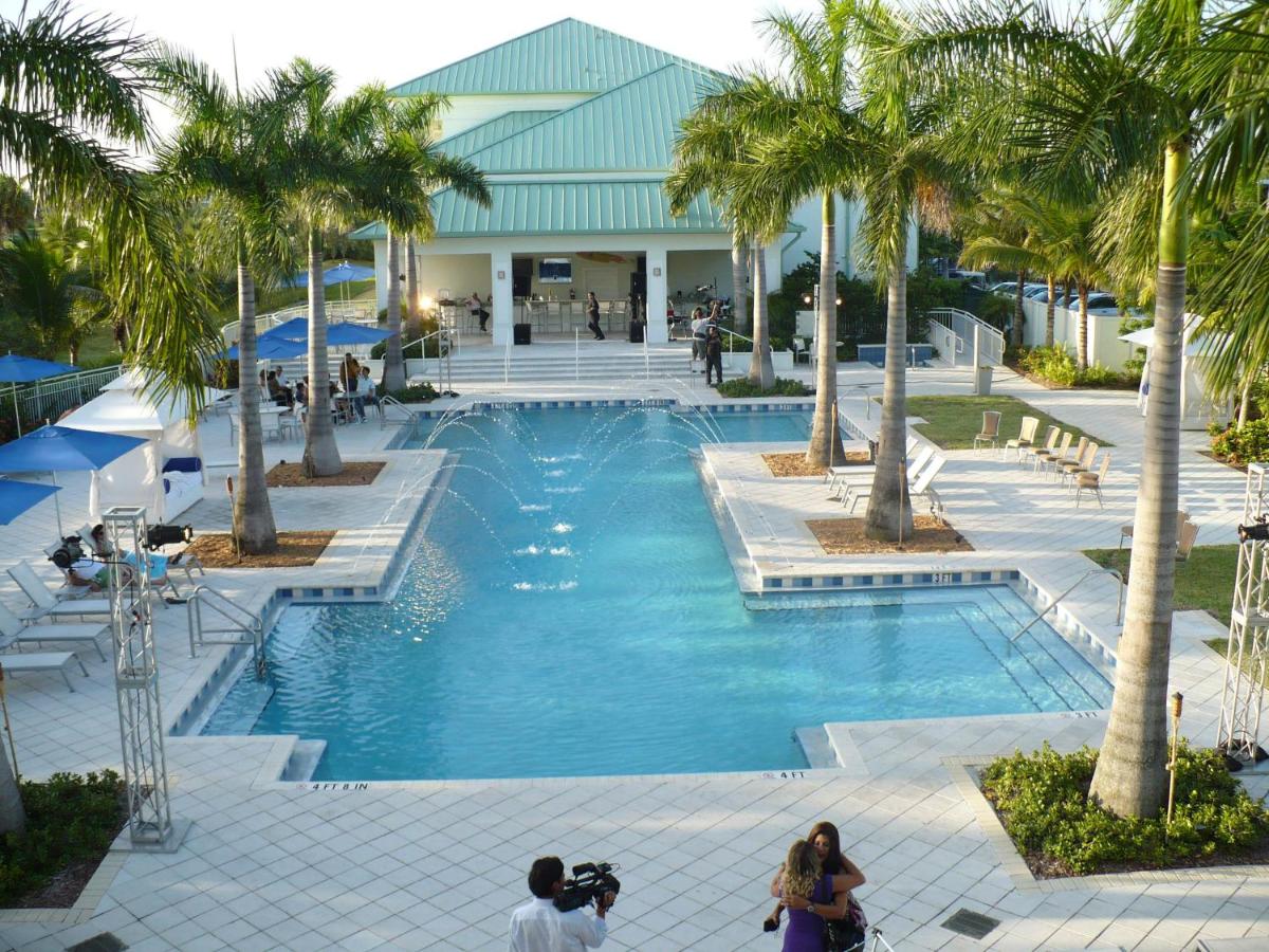 Heated swimming pool: Provident Doral At The Blue