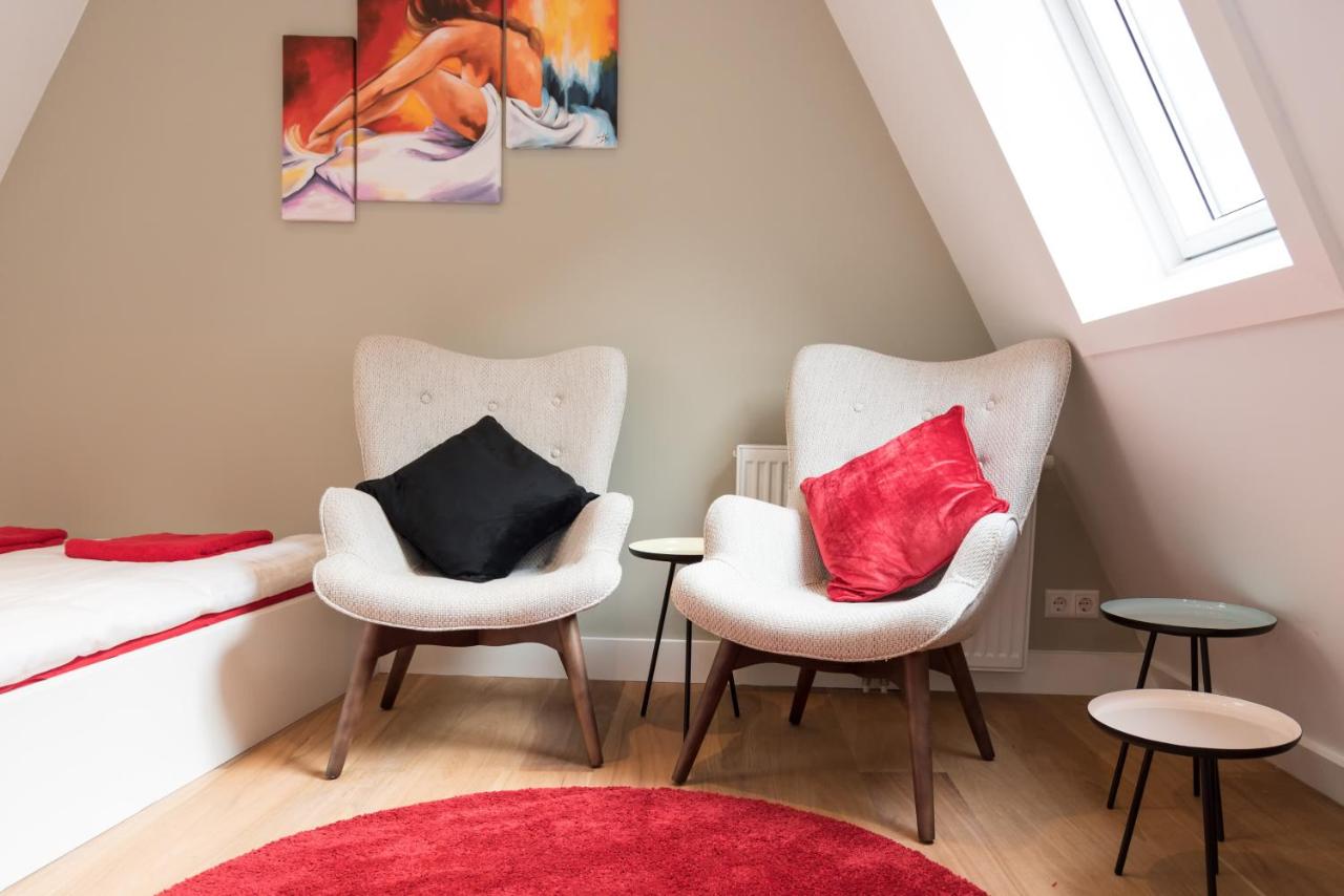 Saint Claire Studio's - 5