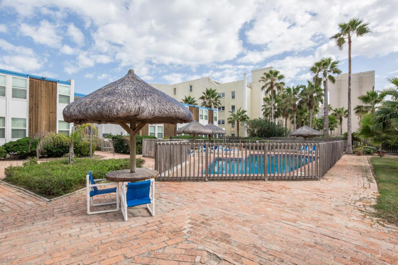La Playa Condominiums — photo 7