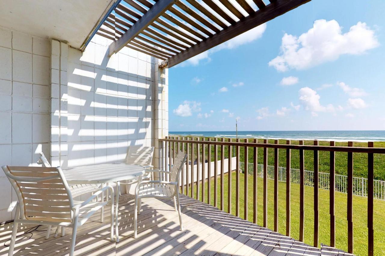 La Playa Condominiums — photo 1