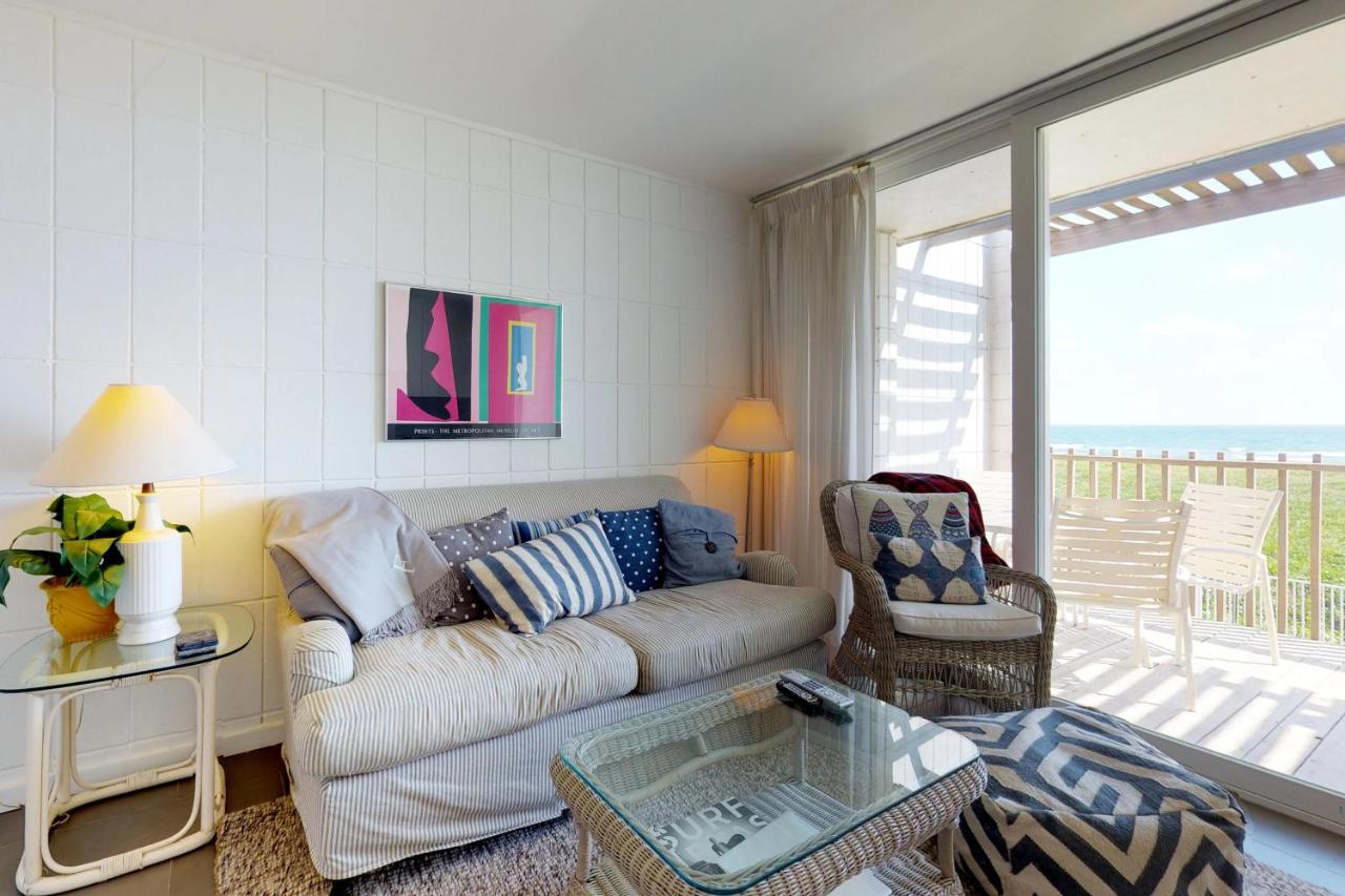 La Playa Condominiums — photo 9