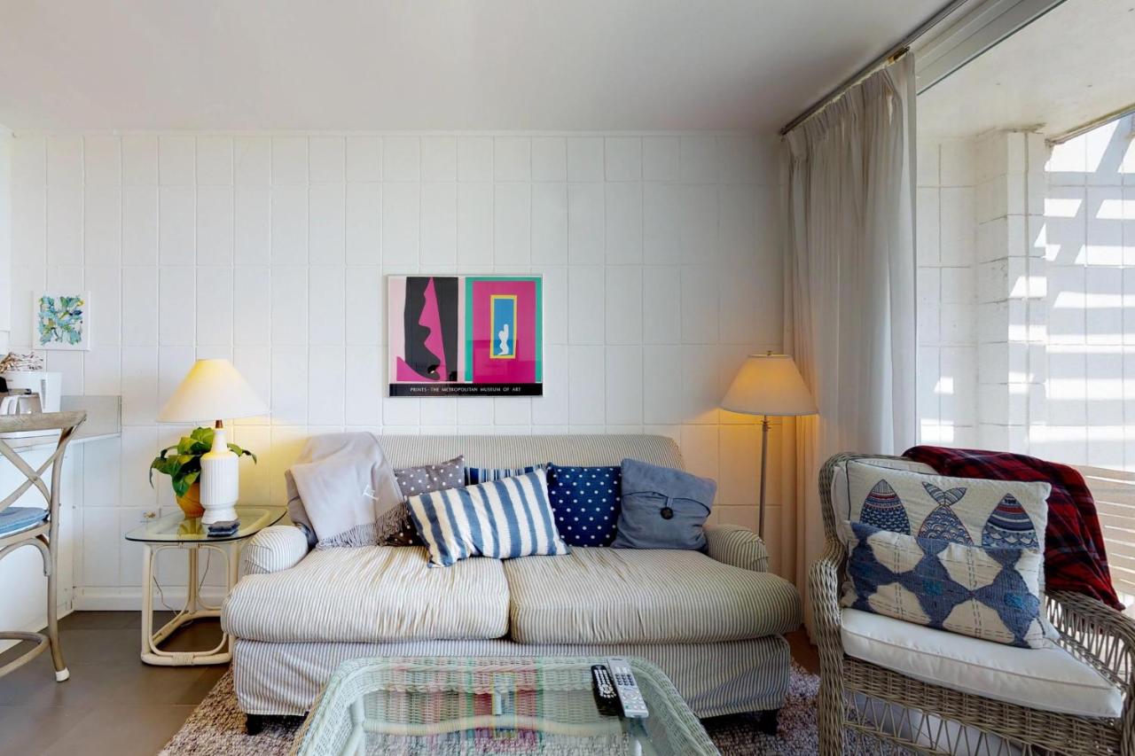 La Playa Condominiums — photo 11