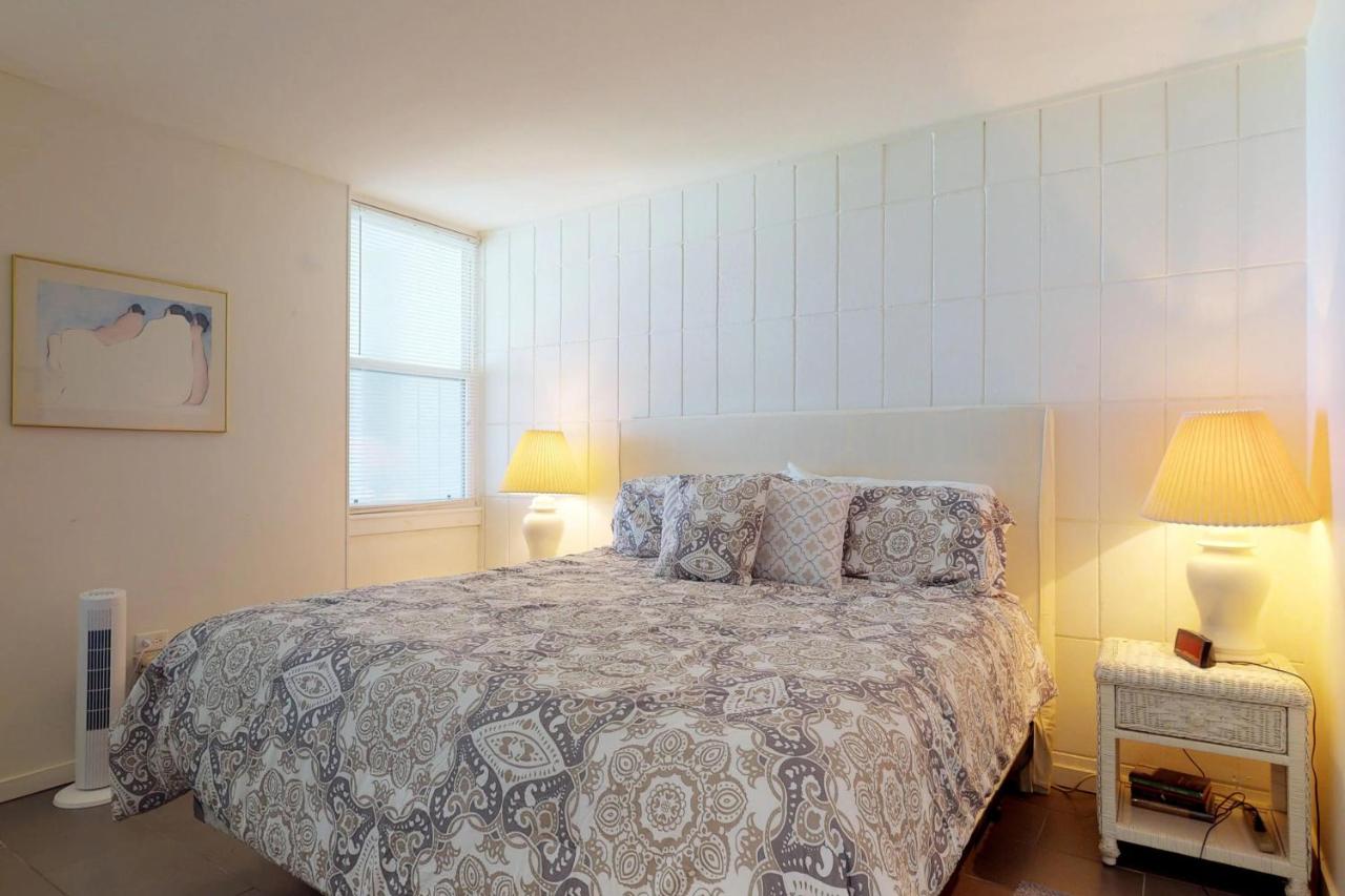La Playa Condominiums — photo 8