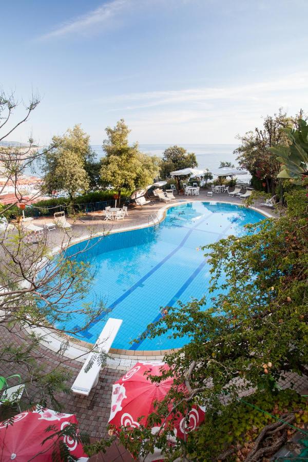 Grand Hotel De Rose photo