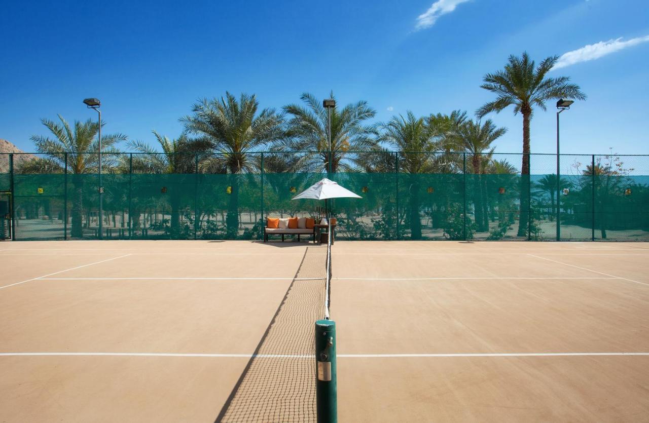 Tennis court: Six Senses Zighy Bay