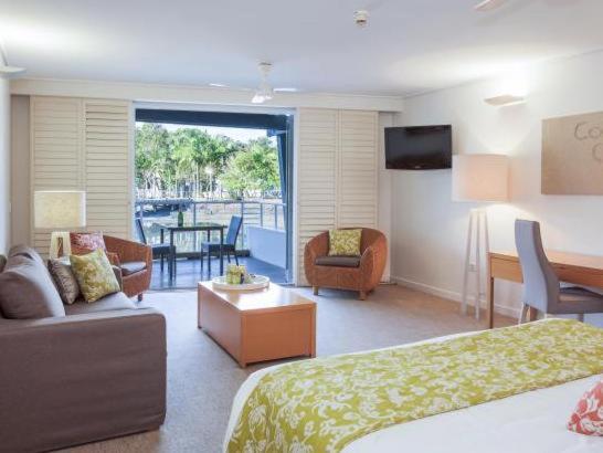 Couran Cove Resort photo