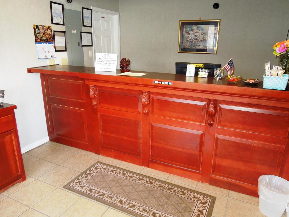 Atrium Inn & Suites — photo 17