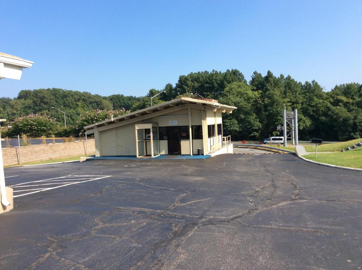 Village Inn — photo 6
