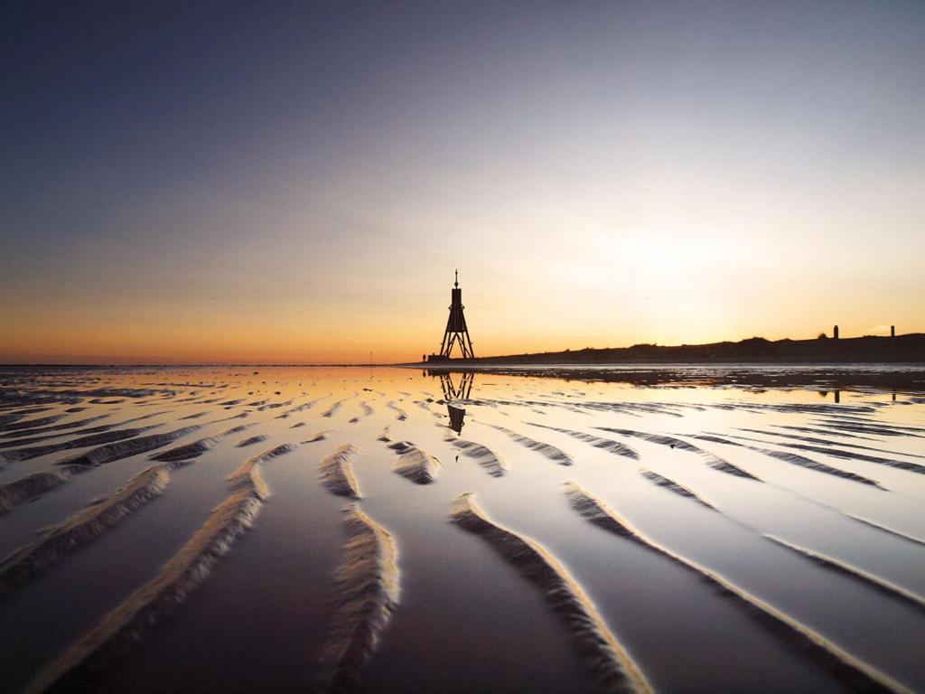 Beach: Strandhotel Duhnen