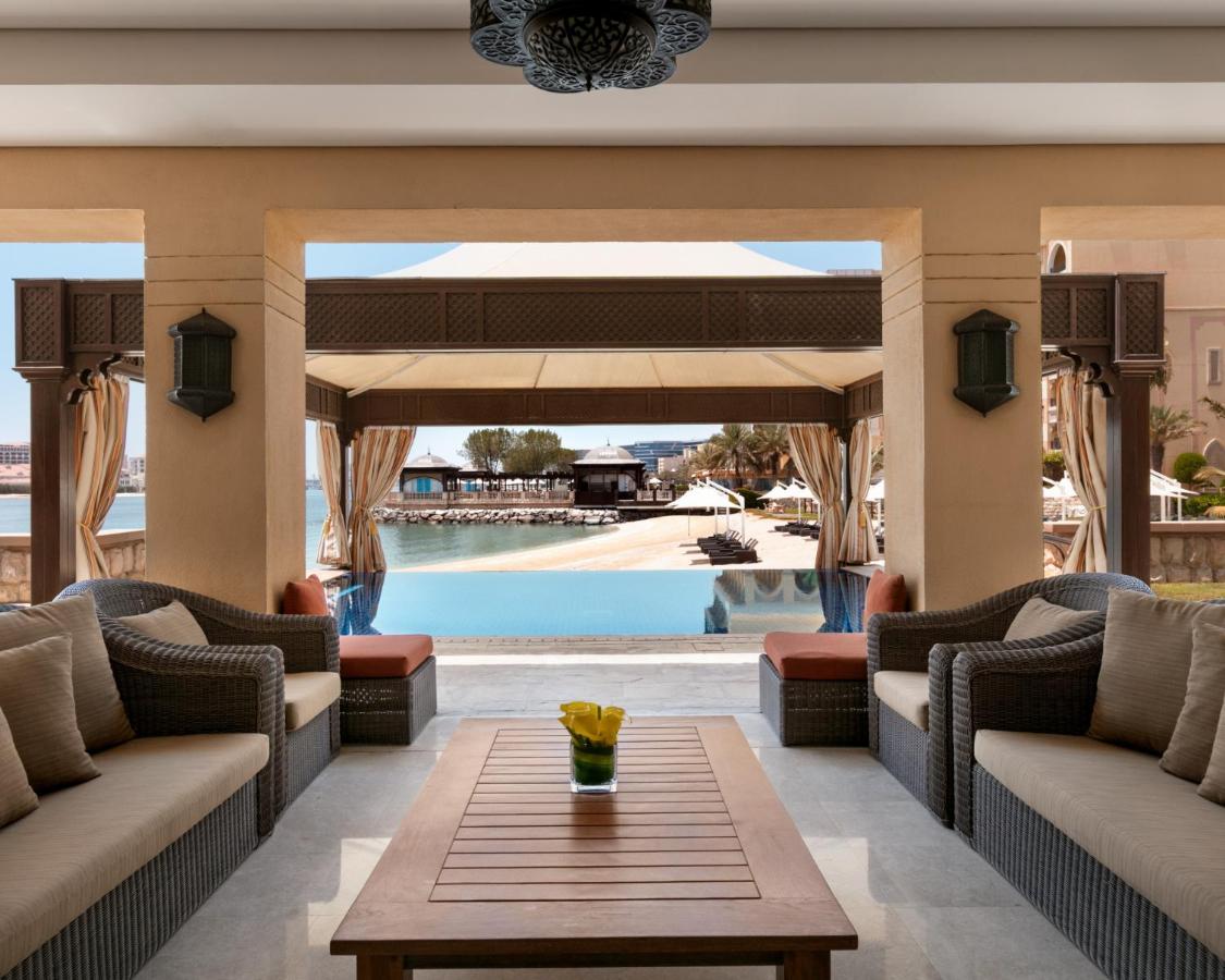 Rooftop swimming pool: Shangri-La Qaryat Al Beri, Abu Dhabi