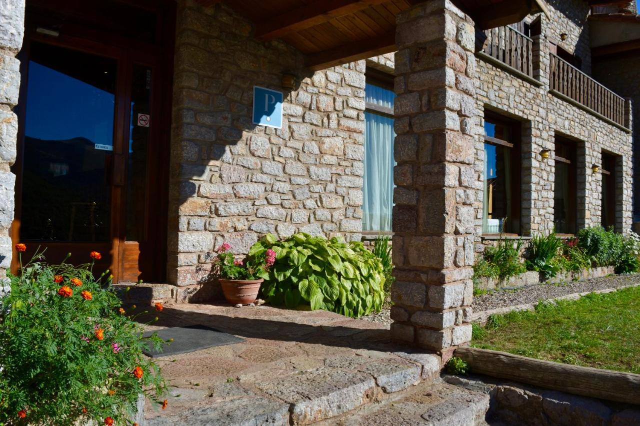 Hostal La Neu, Castellar de NʼHug – Updated 2022 Prices