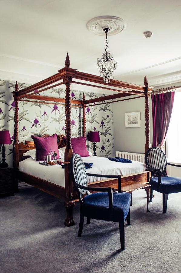 Four Poster Room