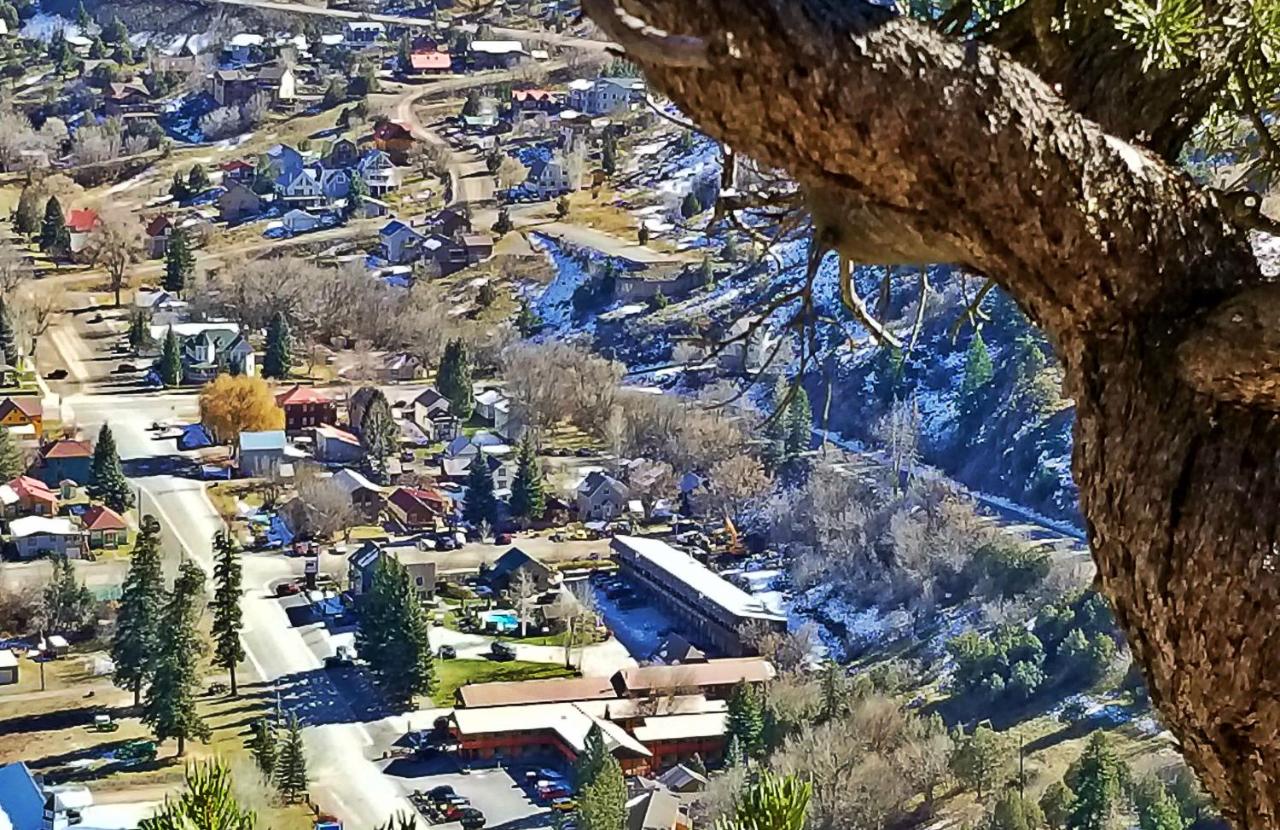 Twin Peaks Lodge & Hot Springs — photo 17