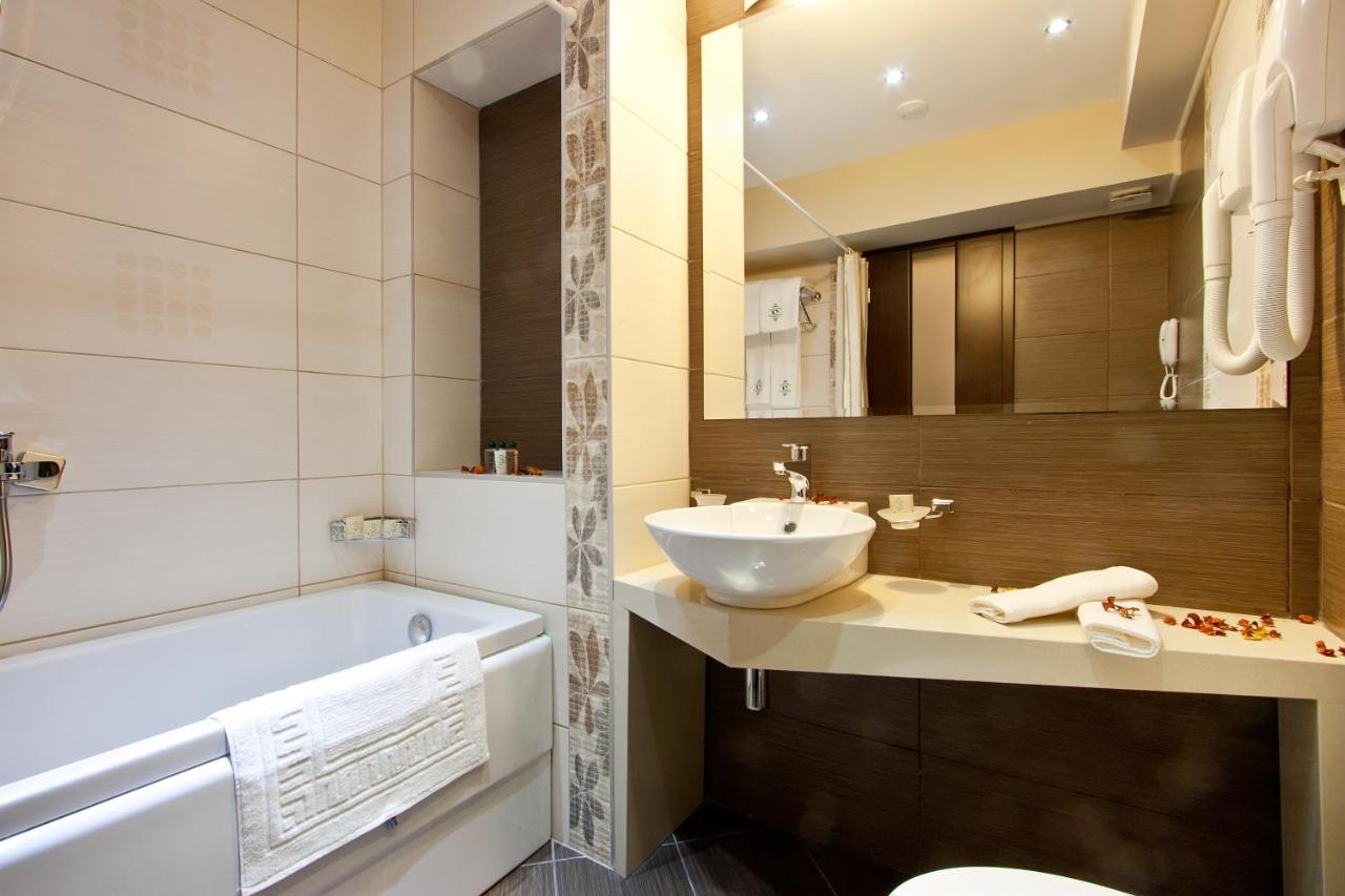 Earth & People Hotel & SPA - Free Parking photo