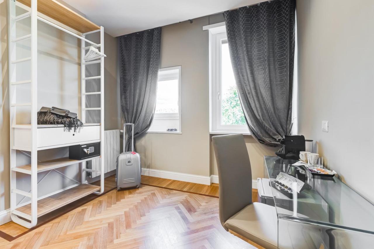 Mellini Palace Suites by Premium Suites Collection - 4