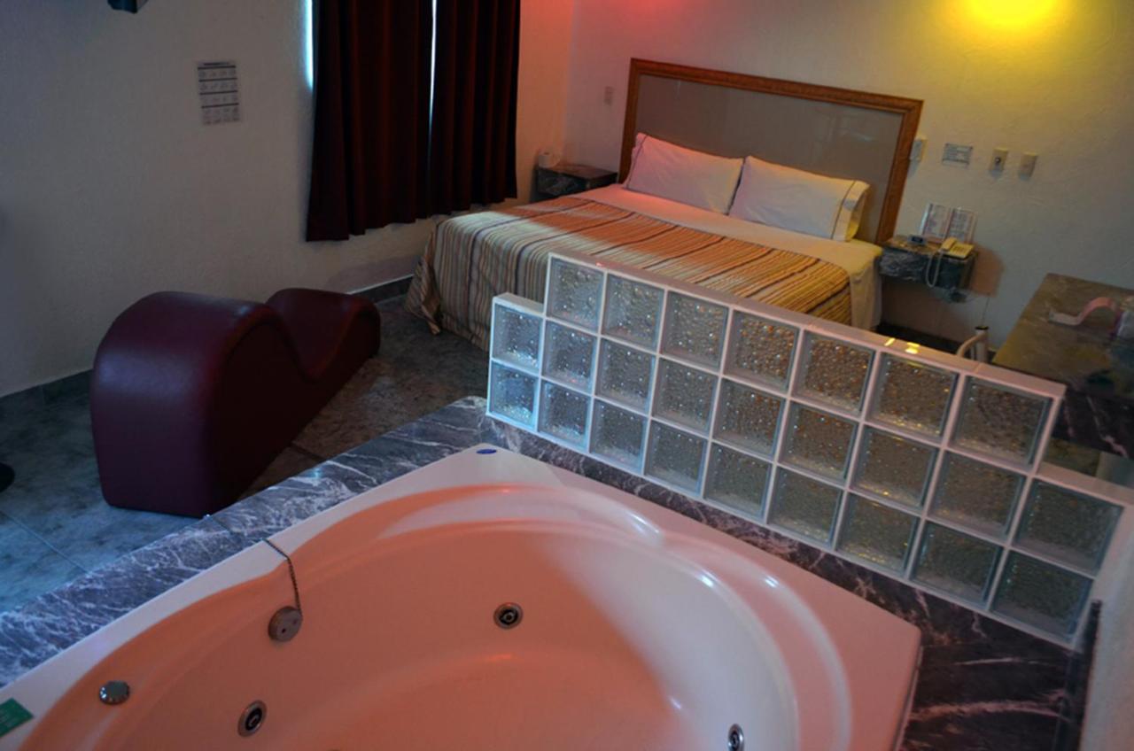 Hotel Santa Cruz - 5