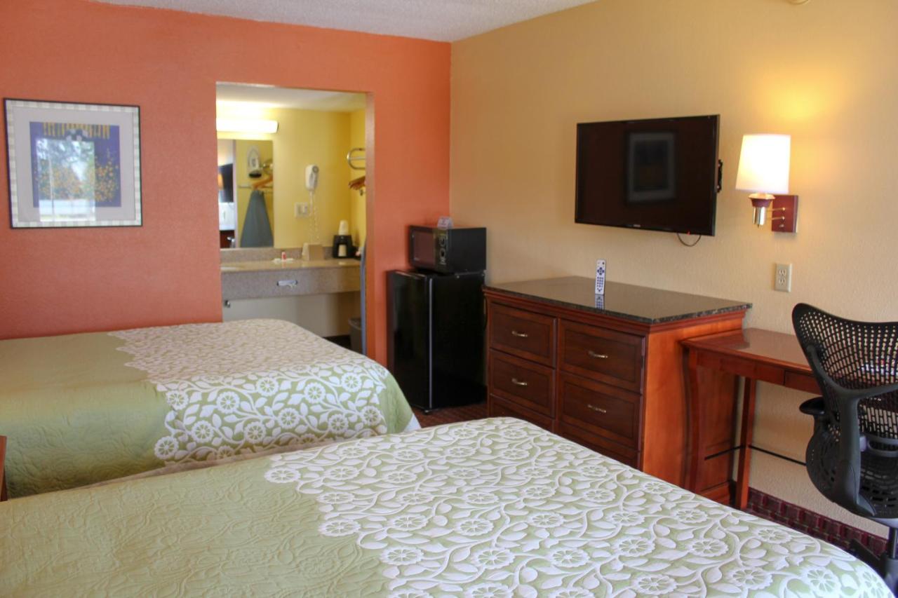 Guardian Inn & Suites — photo 10
