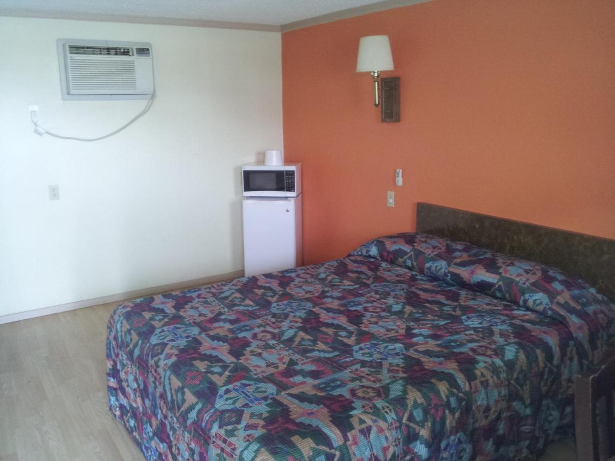 Mustang Motel — photo 11