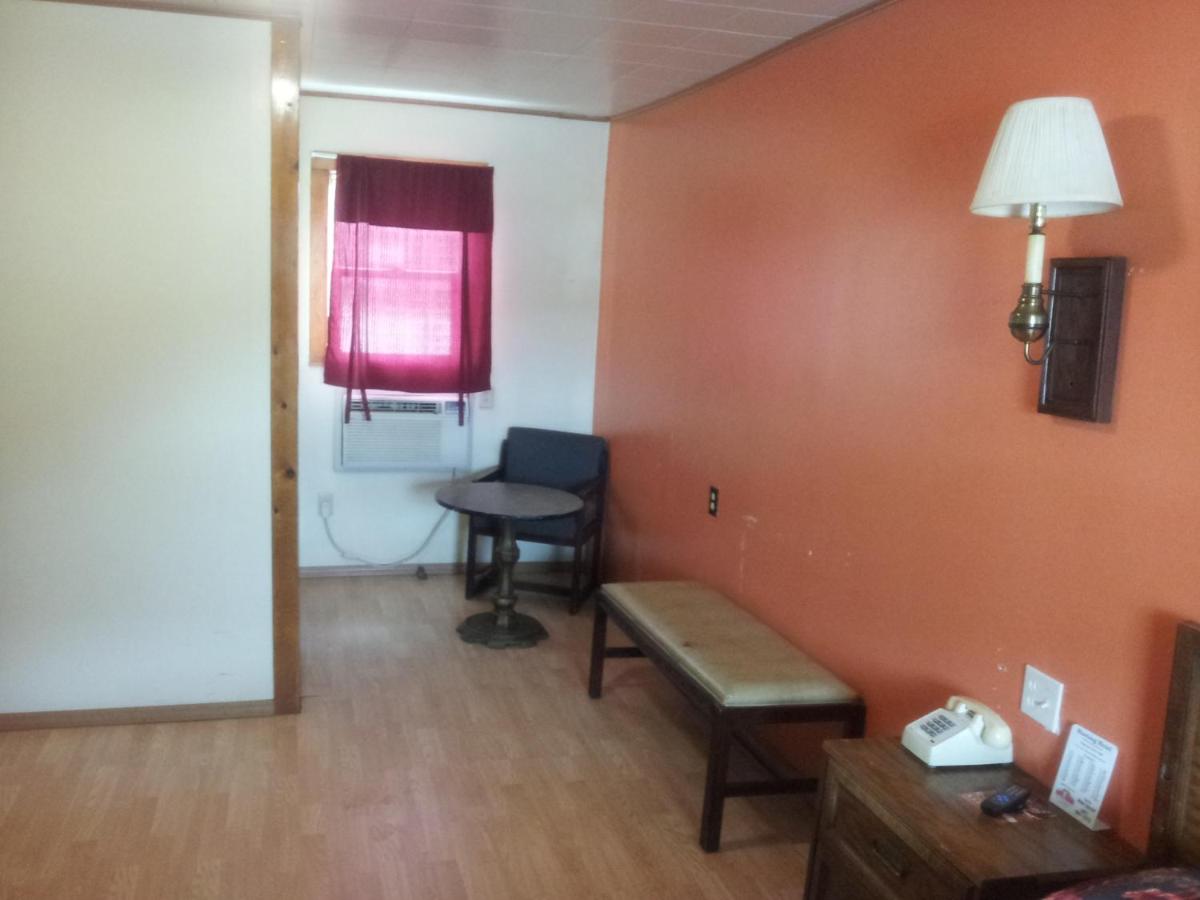 Mustang Motel — photo 14