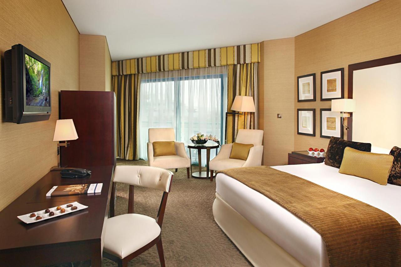 Mövenpick Grand Al Bustan photo