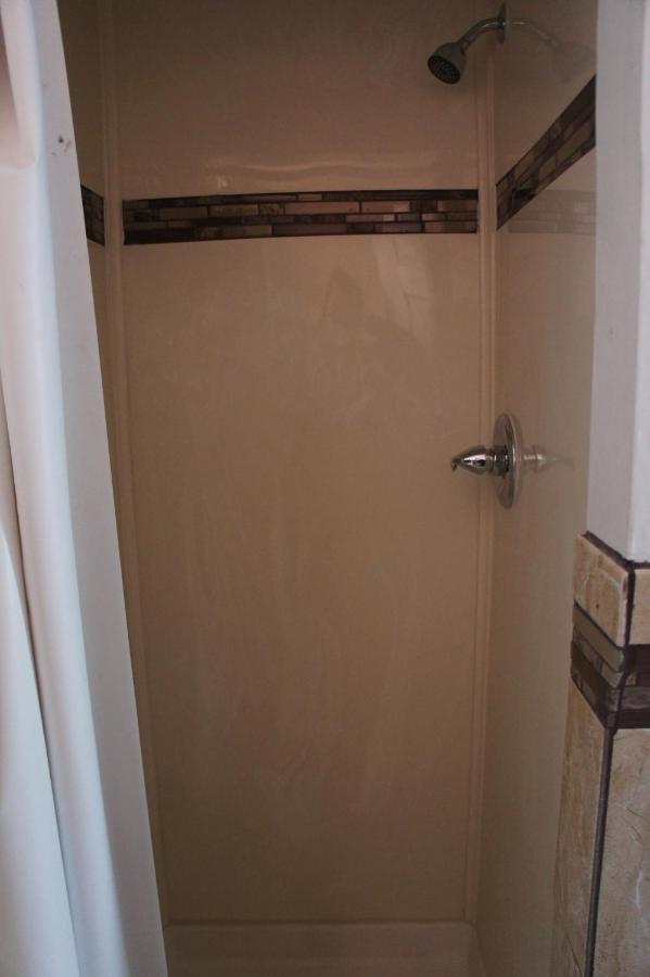 Budget Inn — photo 7