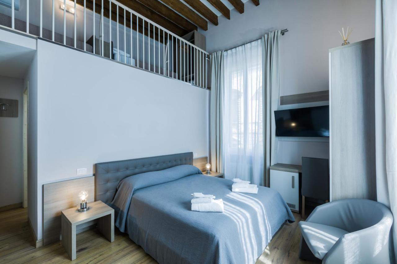 VRooms All'Angolo Del Duomo - 2