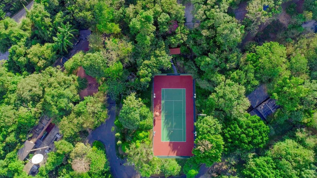 Tennis court: The Tongsai Bay - SHA Extra Plus