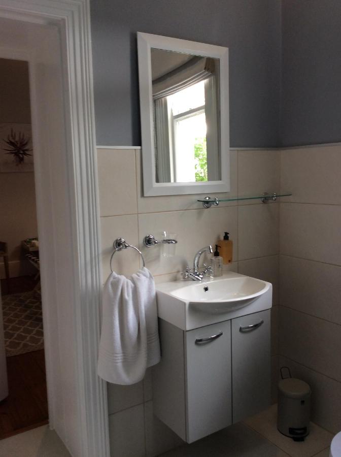 Parker Cottage Guesthouse - 3