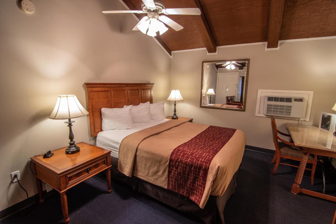 Image: Lookout Mountain Lodge