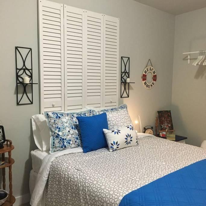 Walk to Restaurants and Shops - 5S - 2