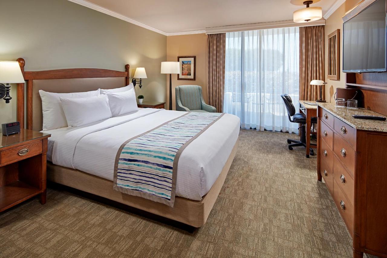Glorietta Bay Inn — photo 17