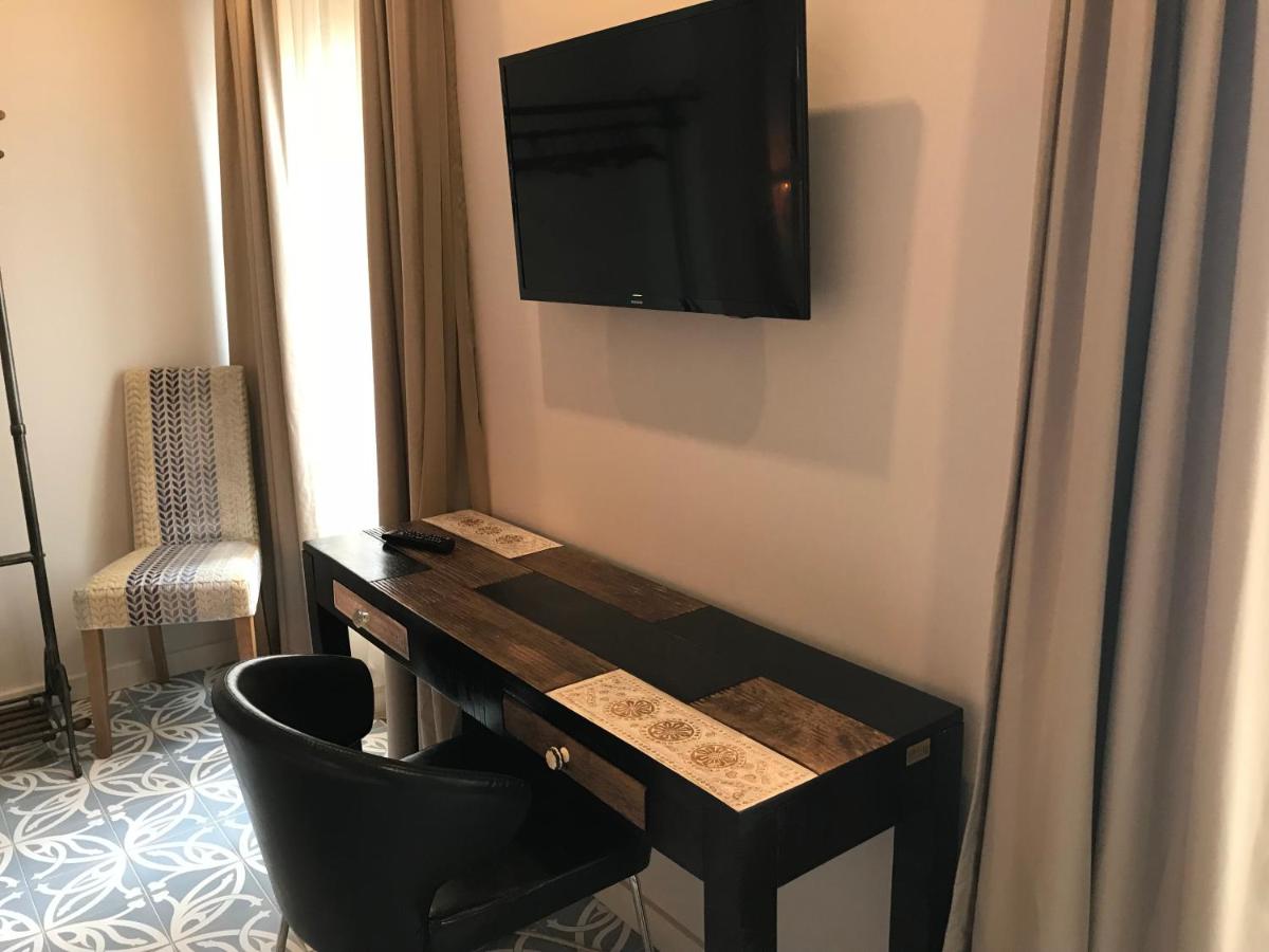 Royal Beach Hostel - 4