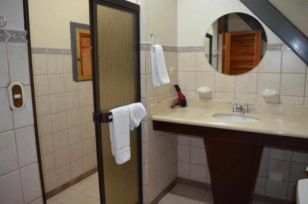Sportsmens Lodge photo