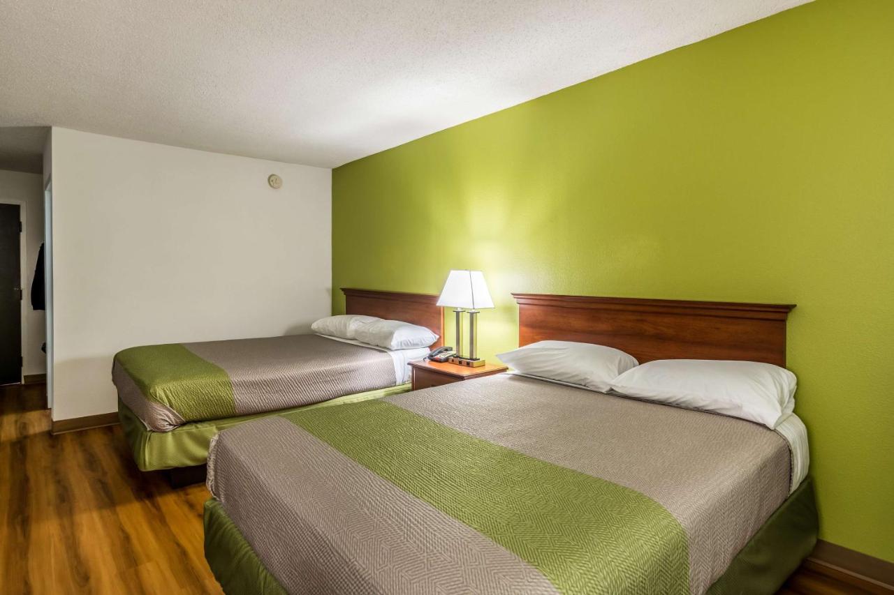 Budget Motor Inn - Petersburg / Fort Lee — photo 22