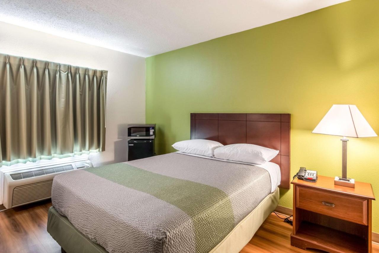 Budget Motor Inn - Petersburg / Fort Lee — photo 19