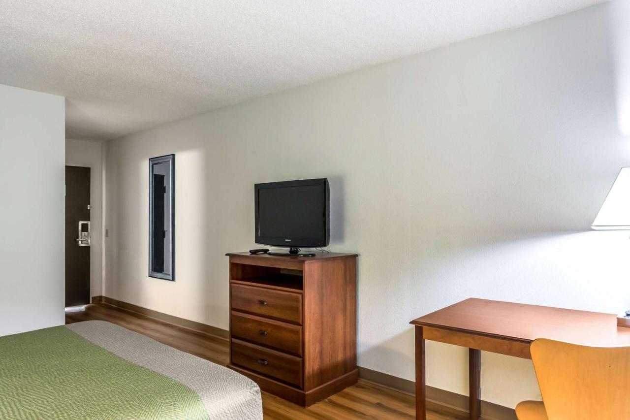 Budget Motor Inn - Petersburg / Fort Lee — photo 13