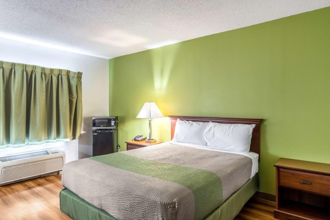 Budget Motor Inn - Petersburg / Fort Lee — photo 15