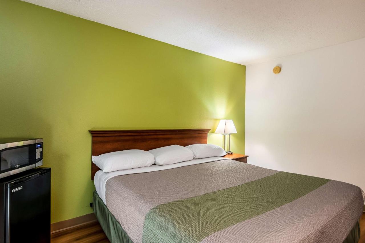 Budget Motor Inn - Petersburg / Fort Lee — photo 11