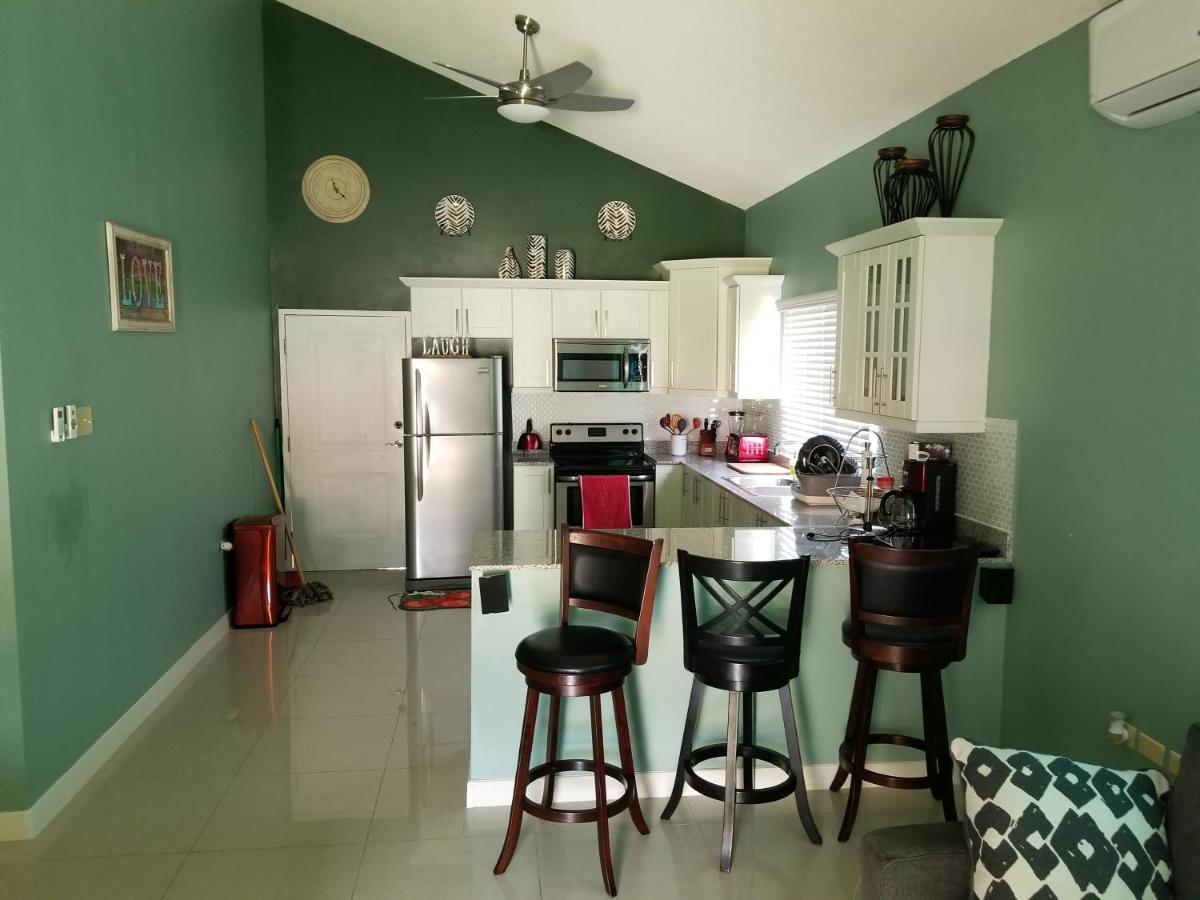 Caymanas estate beautiful two bedroom suites - 5