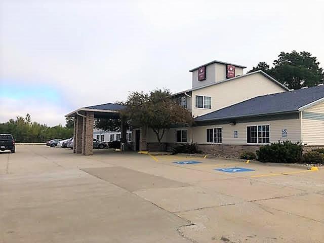 Regency Inn Geneseo IL — photo 6