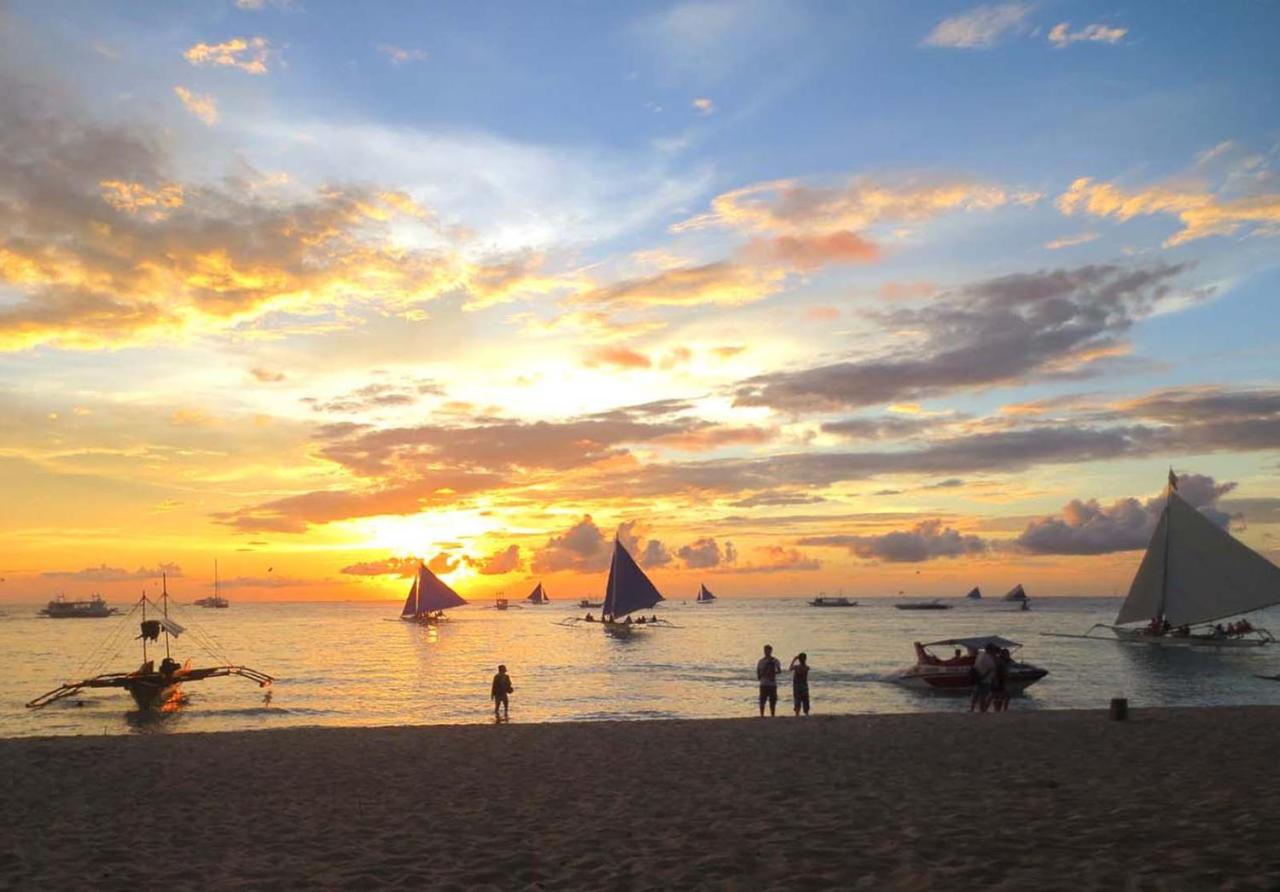 Beach: Sulu Plaza