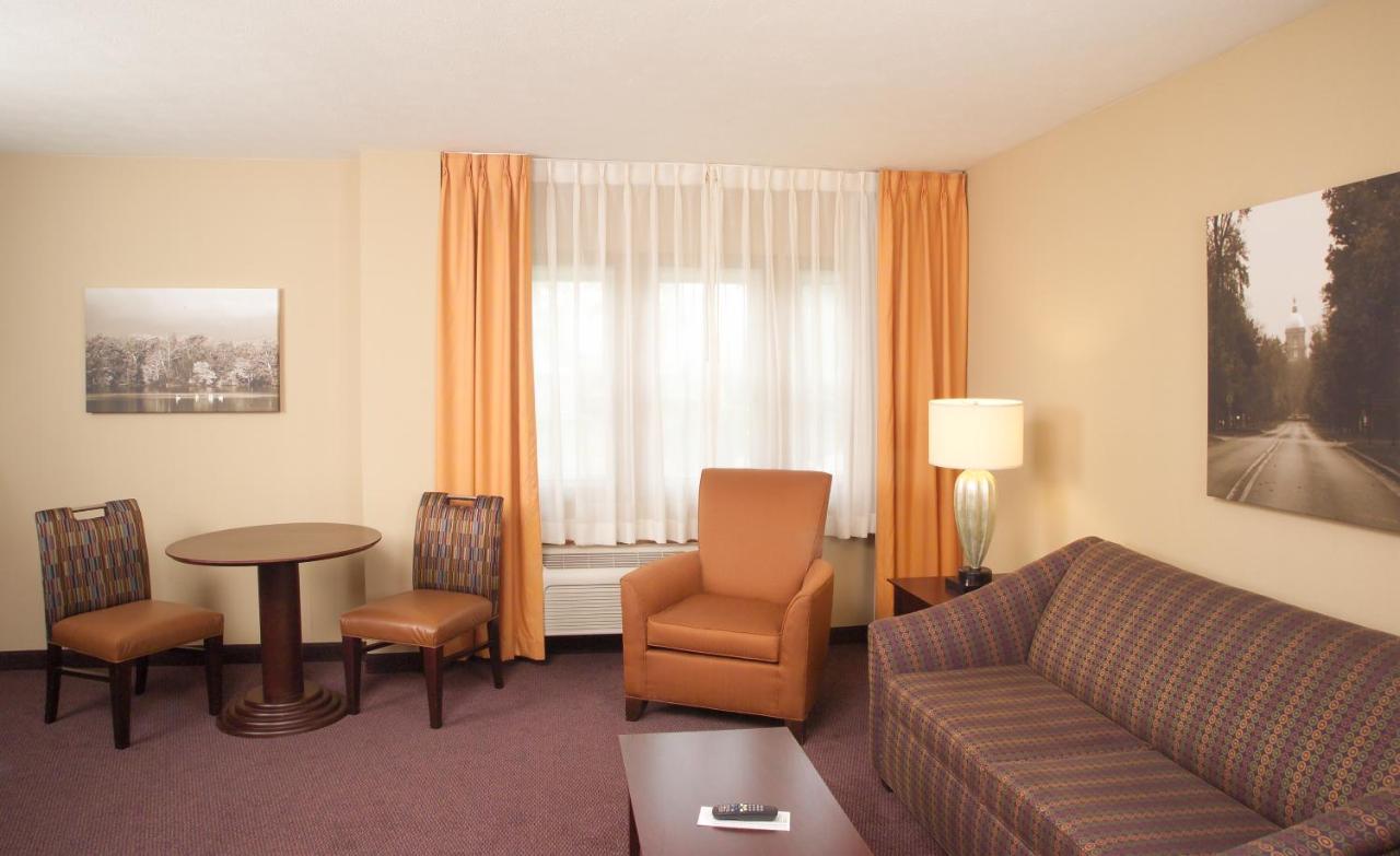 Ivy Court Inn and Suites — photo 18
