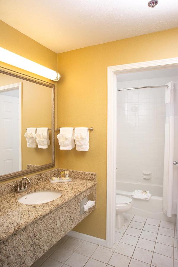 Ivy Court Inn and Suites — photo 3